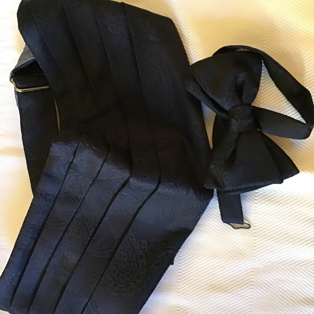 Robert Talbott cumberbund and bow tie new condition